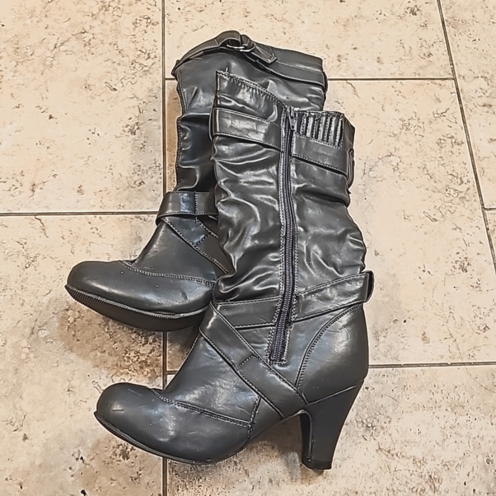 Boots - Picture 2 of 2